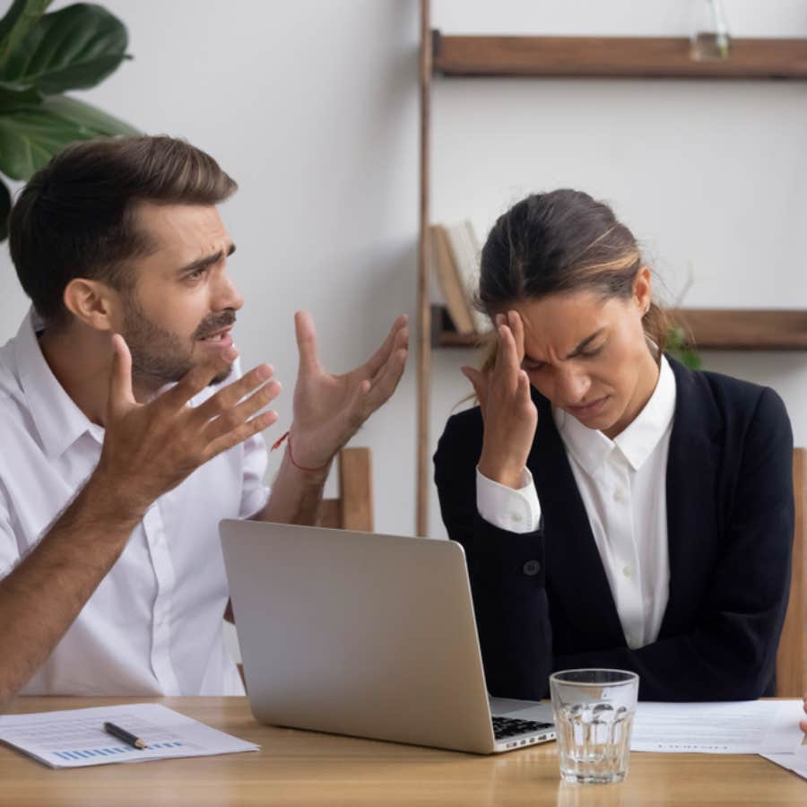 customer leaves a penny tip after server won't stop talking politics