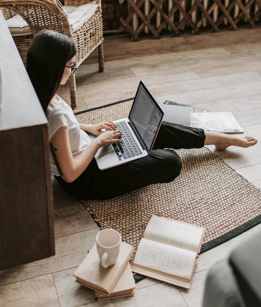 Career Expert Compares After Hours Work Emails To Managers Showing Up At Employees' Houses