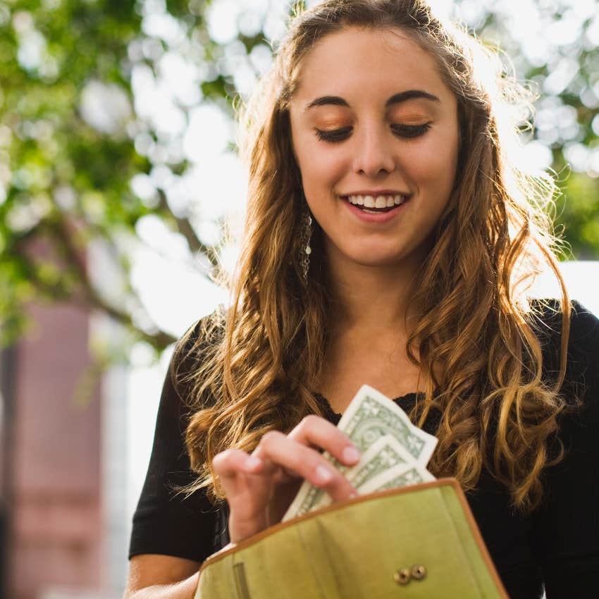 Woman Says She’s Done Being Friends With Cheap People 