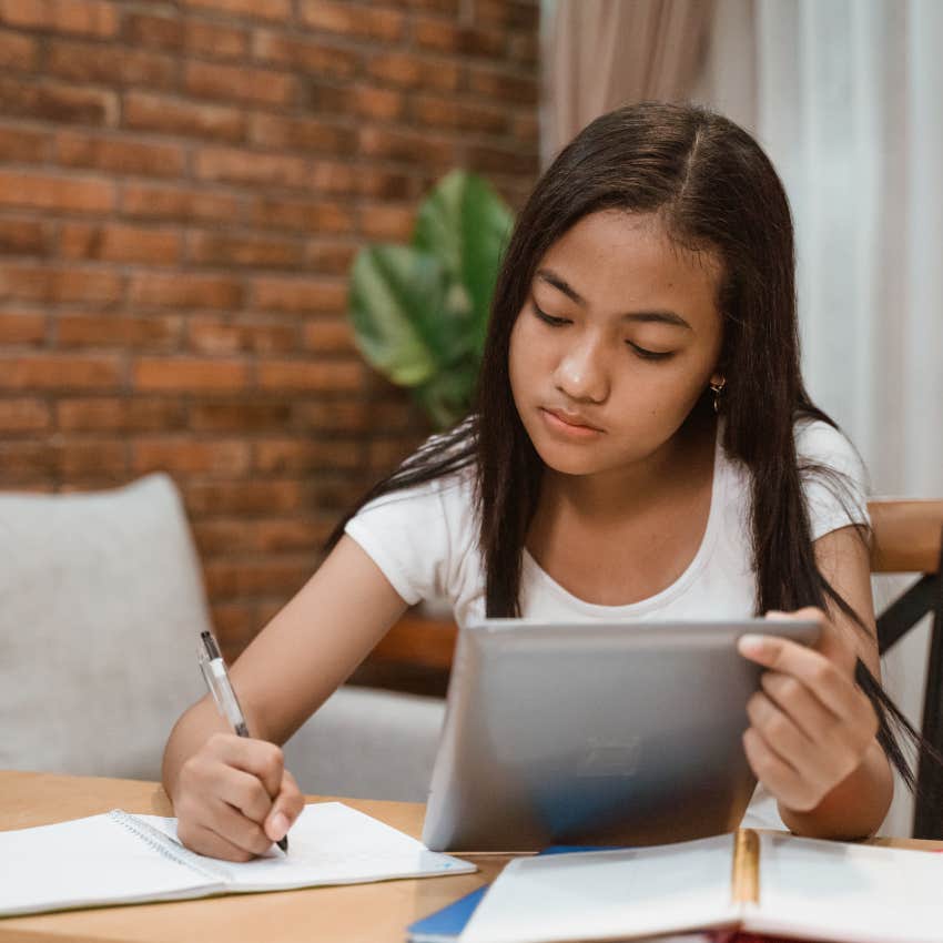 Dad Asks If He's Wrong For Expecting His Adult Daughter Living At Home To Stick To His Chores-For-Rent Policy