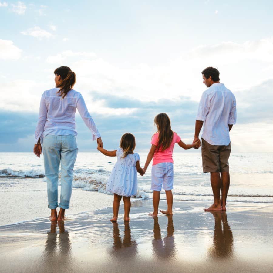 Pilot Cancels Flight To Hawaii Twice Because He Wasn't Really Feeling It And Passengers Applaud