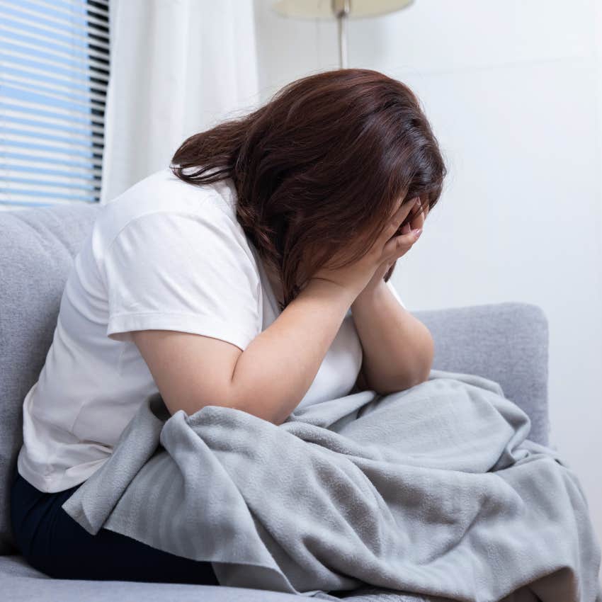 8 Signs You Were Lonely As A Child And It's Affecting You Now